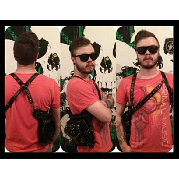 NWT Black Holster Waist Pack Hip Shoulder Bag - Picture 2 of 7